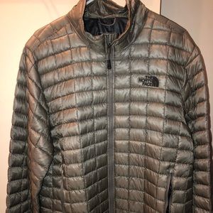 The North Face MENS Large Gray Down Zip Jacket